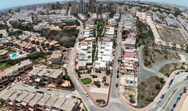 Resale - House - Torrevieja - Cabo Cervera