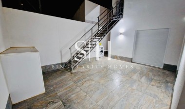 Odsprzedaż - Dom - Avileses