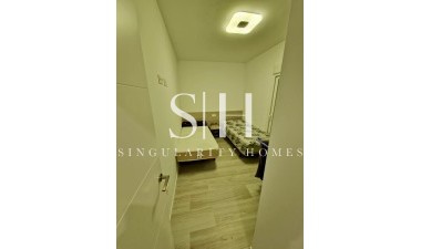 Odsprzedaż - Dom - Avileses