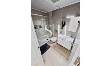 Odsprzedaż - Dom - Avileses