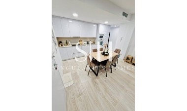 Odsprzedaż - Dom - Avileses