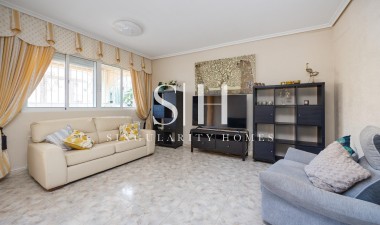 Resale - Villa - Orihuela Costa - Villamartín-las Filipinas