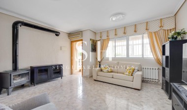 Resale - Villa - Orihuela Costa - Villamartín-las Filipinas