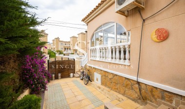 Resale - Villa - Orihuela Costa - Villamartín-las Filipinas