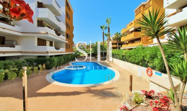 Återförsäljning - Lägenhet / lägenhet - Orihuela Costa - Punta Prima