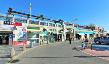 Återförsäljning - Lägenhet / lägenhet - Orihuela Costa - Punta Prima