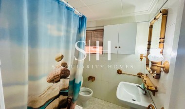 Resale - Apartment / flat - Torrevieja - Playa de los Locos