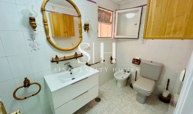 Resale - Apartment / flat - Torrevieja - Playa de los Locos