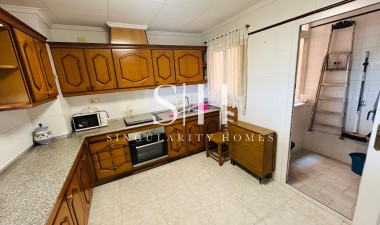 Resale - Apartment / flat - Torrevieja - Playa de los Locos
