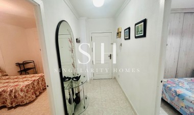 Resale - Apartment / flat - Torrevieja - Playa de los Locos