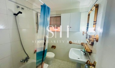 Resale - Apartment / flat - Torrevieja - Playa de los Locos