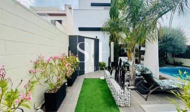 Resale - House - Ciudad Quesada