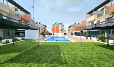 Resale - House - Torrevieja - Aguas Nuevas