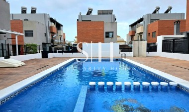 Resale - House - Torrevieja - Aguas Nuevas