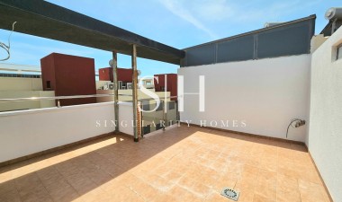 Resale - House - Torrevieja - Aguas Nuevas