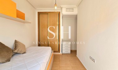 Resale - House - Torrevieja - Aguas Nuevas