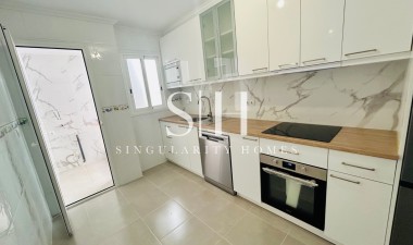 Resale - Apartment / flat - Daya Nueva