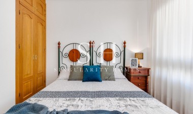 Resale - Apartment / flat - Torrevieja - Paseo Maritimo