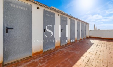 Resale - Apartment / flat - Torrevieja - Paseo Maritimo