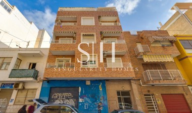 Resale - Apartment / flat - Torrevieja - Paseo Maritimo