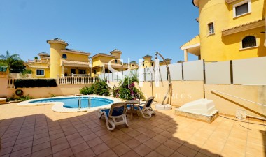 Resale - Villa - Orihuela Costa - PAU 26