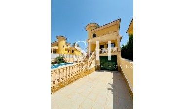 Resale - Villa - Orihuela Costa - PAU 26