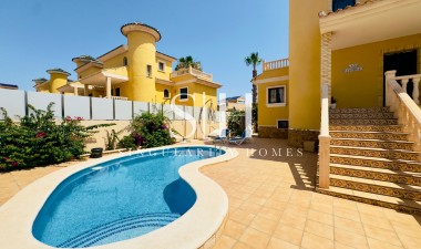 Resale - Villa - Orihuela Costa - PAU 26