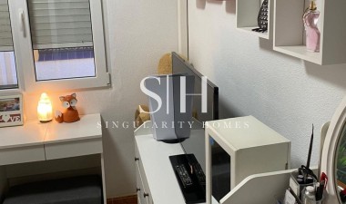 Återförsäljning - Villa - Torrevieja - Los balcones