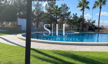 Återförsäljning - Villa - Torrevieja - Los balcones