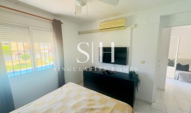 Wiederverkauf - Wohnung - Torrevieja - Aguas Nuevas