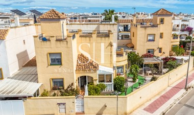 Resale - Villa - Orihuela Costa - Playa Flamenca