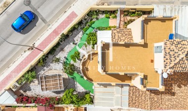 Resale - Villa - Orihuela Costa - Playa Flamenca