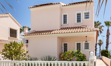 Odsprzedaż - Villa - Torrevieja - Torreblanca