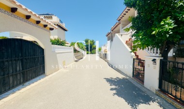 Resale - House - Orihuela Costa - La Regia