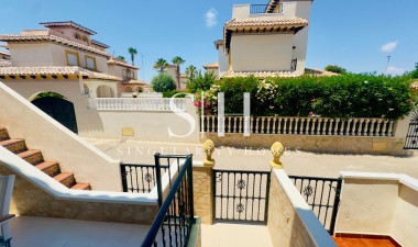 Resale - House - Orihuela Costa - La Regia