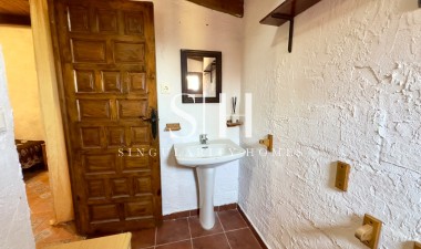 Resale - Villa - Dolores