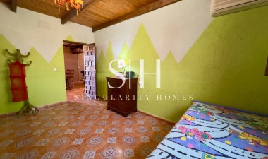 Resale - Villa - Dolores