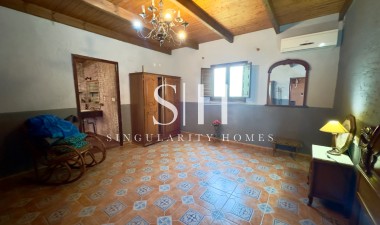 Resale - Villa - Dolores