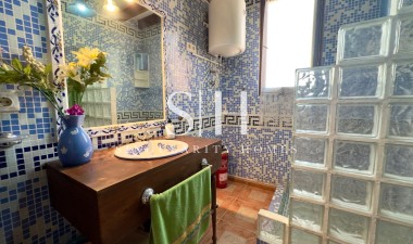 Resale - Villa - Dolores