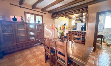Resale - Villa - Dolores