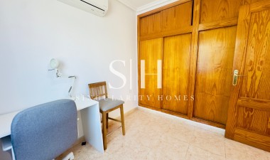 Resale - Villa - Orihuela Costa - Campoamor