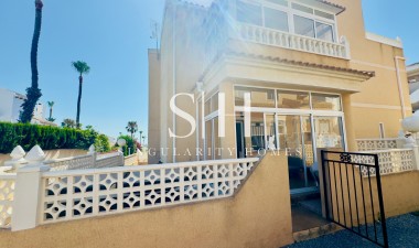 Resale - Villa - Orihuela Costa - Campoamor