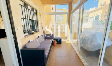 Resale - Villa - Orihuela Costa - Campoamor