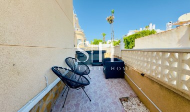 Resale - Villa - Orihuela Costa - Campoamor