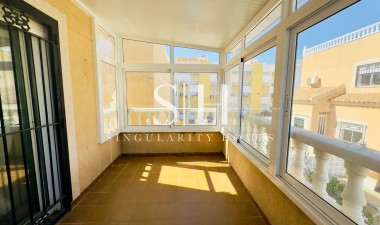 Resale - Villa - Orihuela Costa - Campoamor