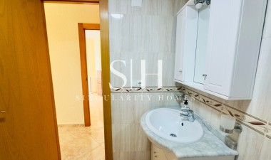 Resale - Apartment / flat - Torrevieja - Playa de los Locos