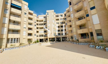 Resale - Apartment / flat - Torrevieja - Playa de los Locos