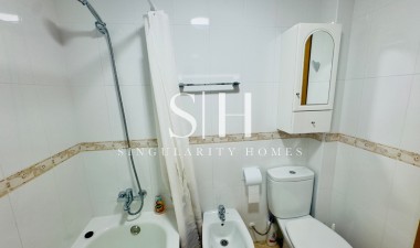 Resale - Apartment / flat - Torrevieja - Playa de los Locos