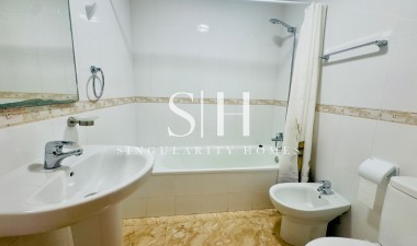 Resale - Apartment / flat - Torrevieja - Playa de los Locos