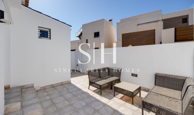 Resale - Villa - Torrevieja - aguas nuevas
